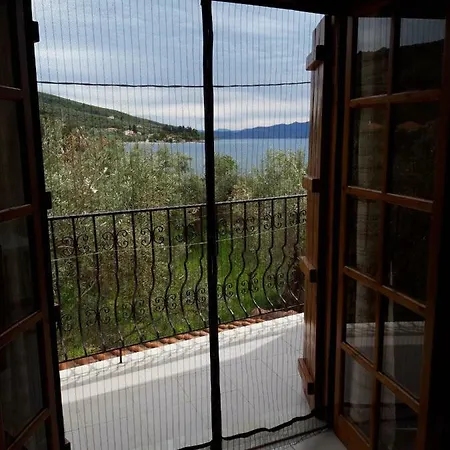 Koutadelias Apartment *